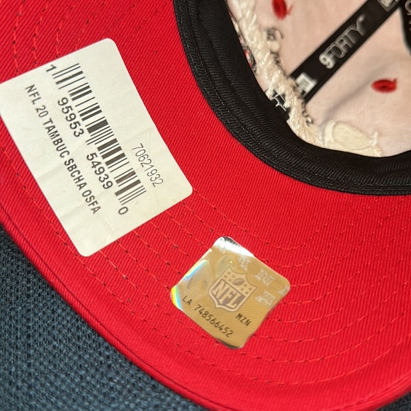 New Era Women’s Red Buccaneers hat (adjustable) - Picture 4 of 5